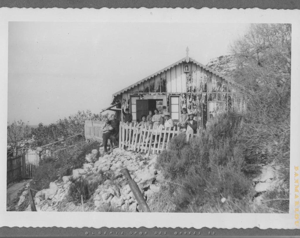LA TEJERA CABANON A LA TEJERA FAMILLE MIOT.jpg